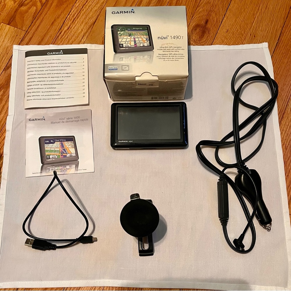🎉HP🎉Garmin GPS Bundle
